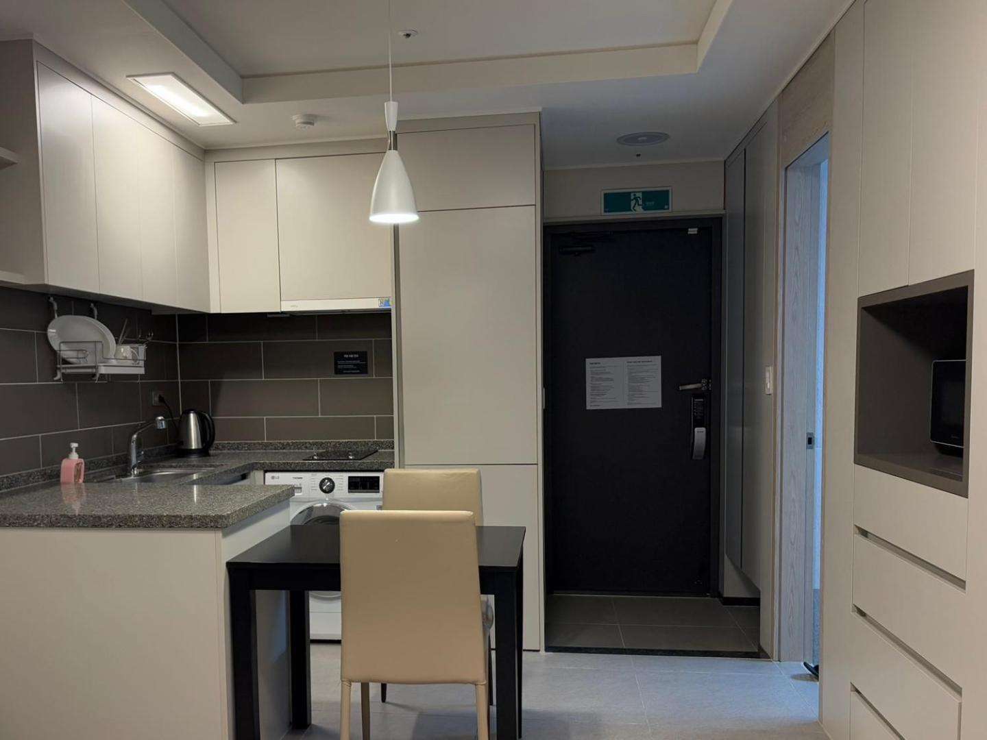 The November Stay In Landmark Incheon Exterior photo