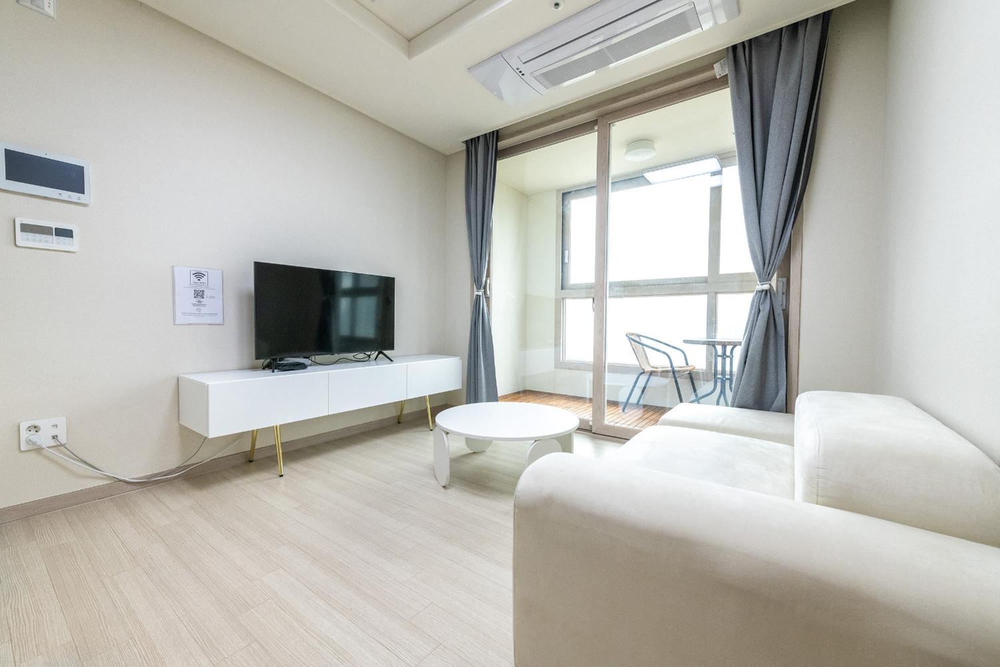 The November Stay In Landmark Incheon Exterior photo