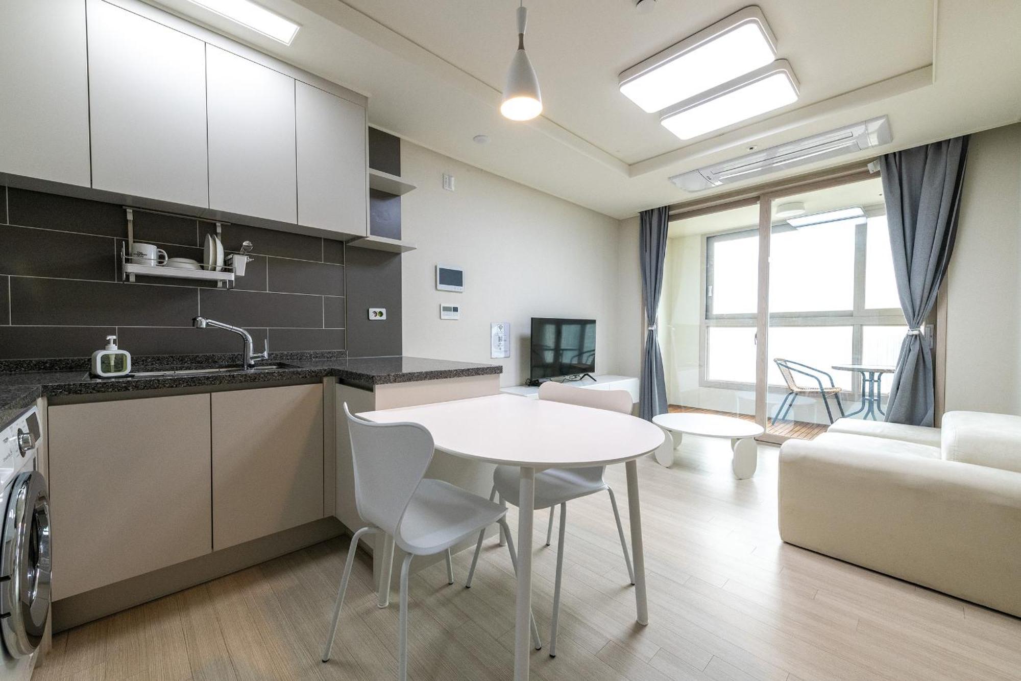 The November Stay In Landmark Incheon Exterior photo